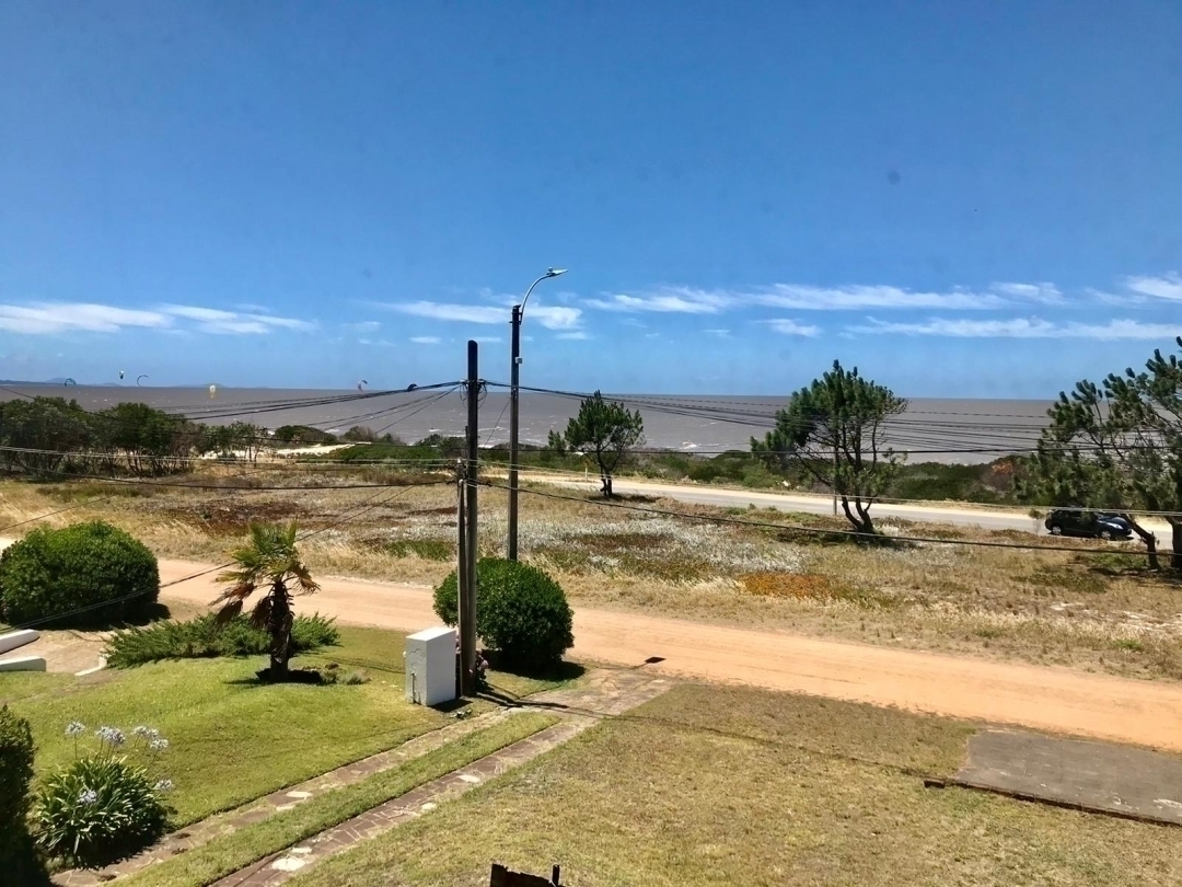 #1027 - Casa para Temporada en Atlántida - UY-CA