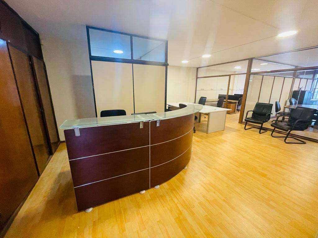 #732 - Oficina para Venta en Montevideo - UY-MO