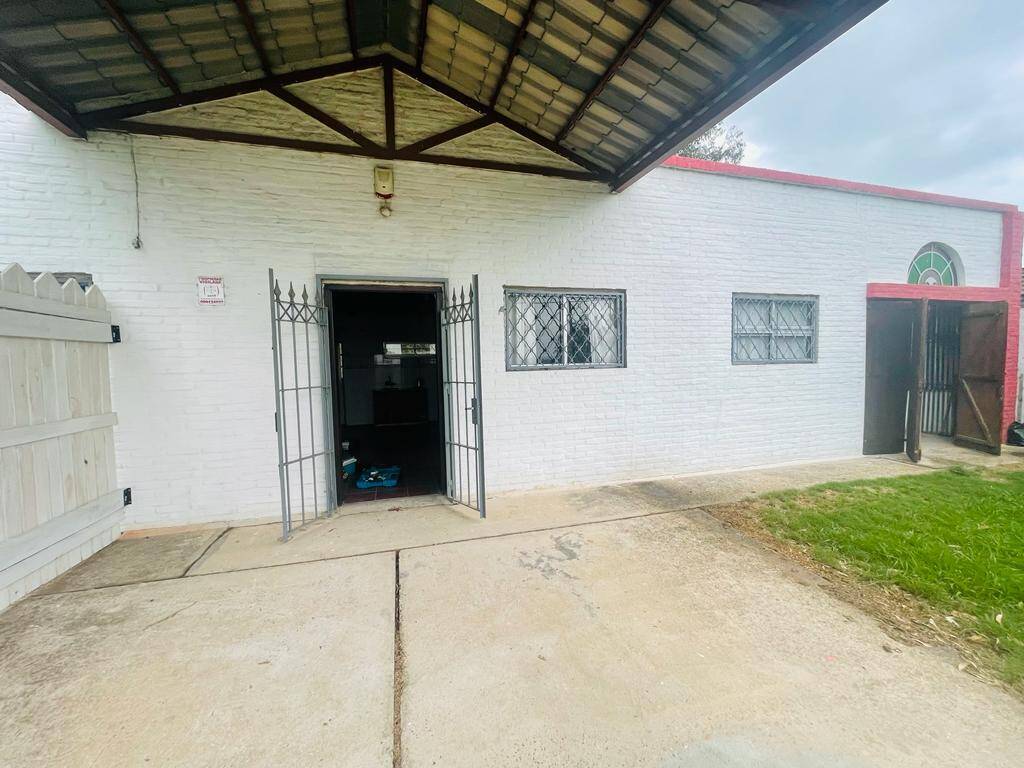 #876 - Casa para Alquiler en Maldonado - UY-MA