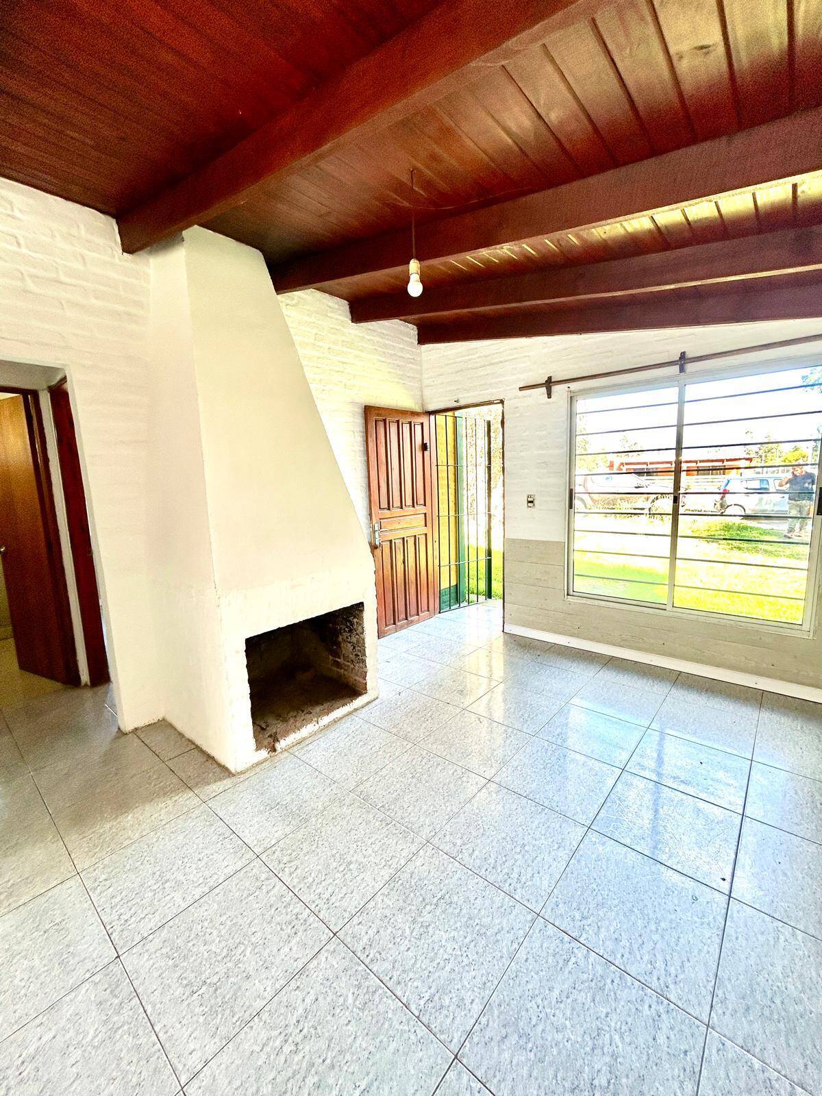 #1537 - Casa para Alquiler en Las Toscas - UY-CA