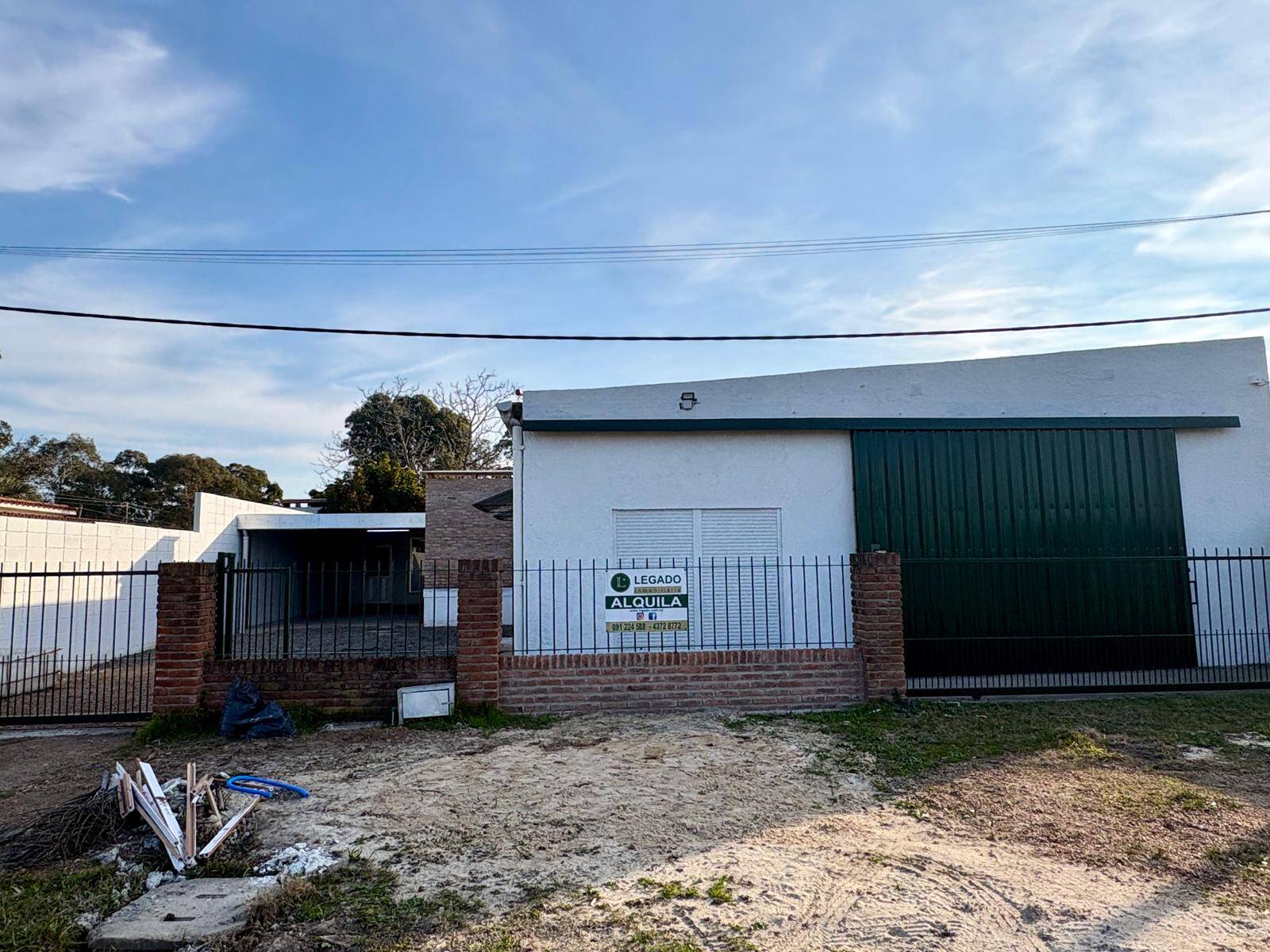 #1564 - Oficina para Alquiler en Atlántida - UY-CA