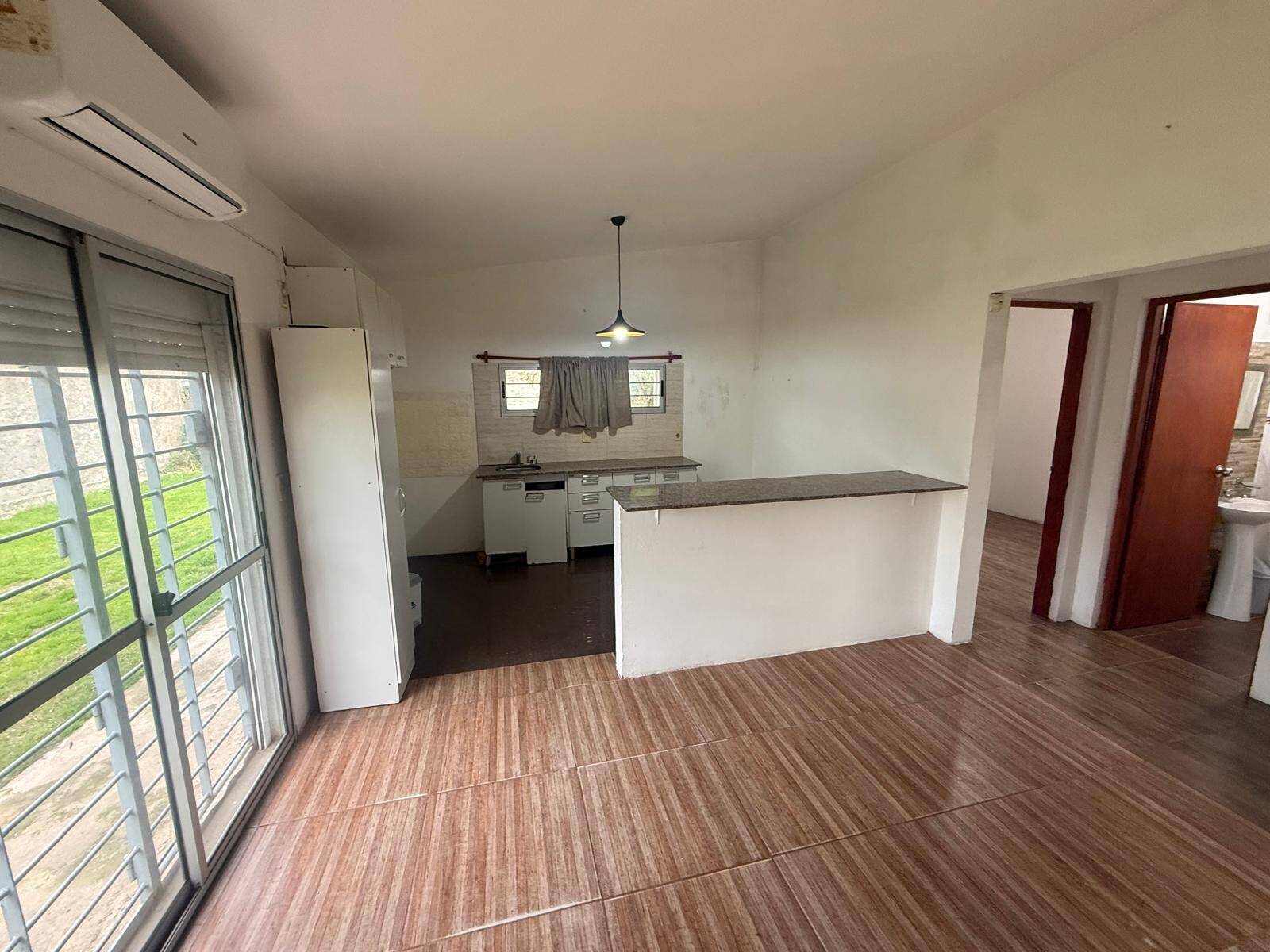#1586 - Casa para Alquiler en Parque del Plata - UY-CA